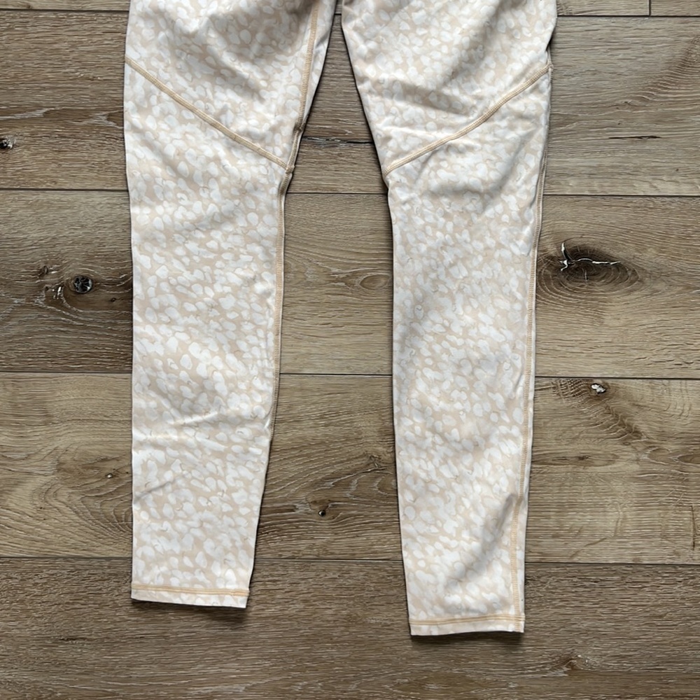 Fabletics Trinity Motion 365 High Rise Leggings Patterned - Picture 9 of 11